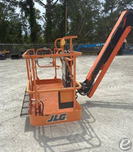 2019 JLG 800AJ