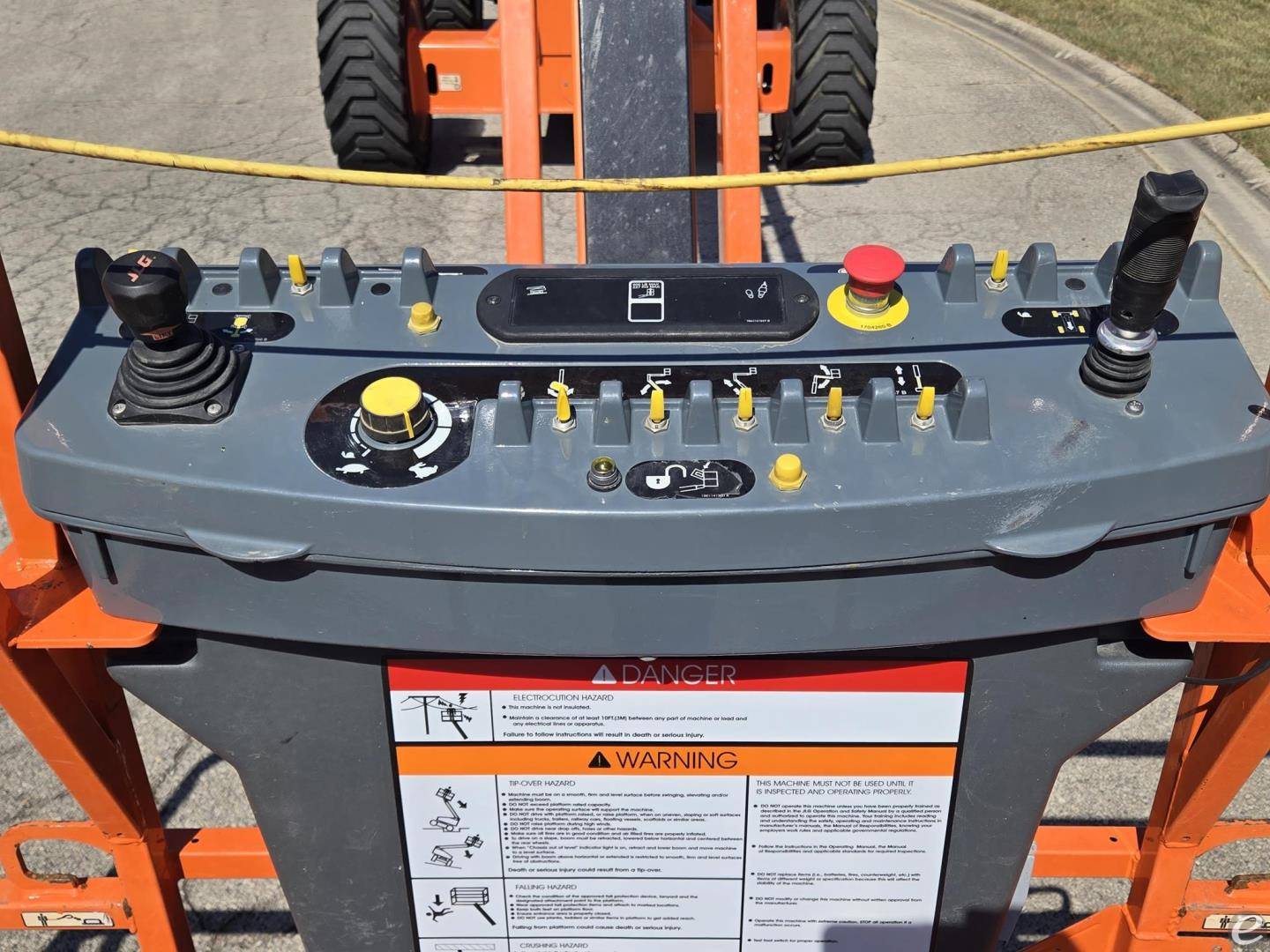 2019 JLG 800AJ