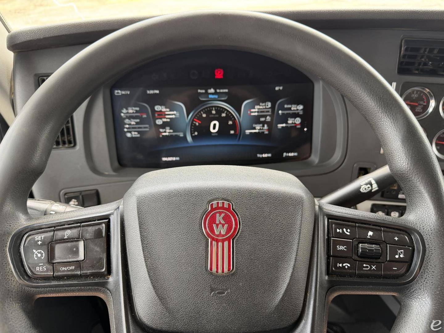 2023 Kenworth T880