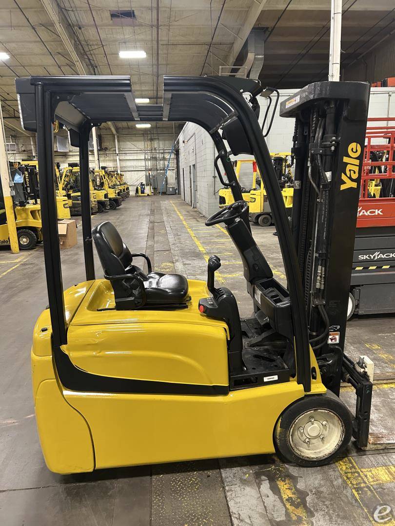2021 Yale ERP035VT