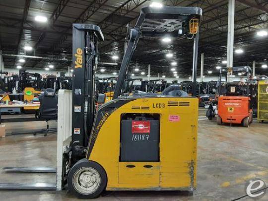 2016 Yale ESC040 Electric Forklift - 123Forklift