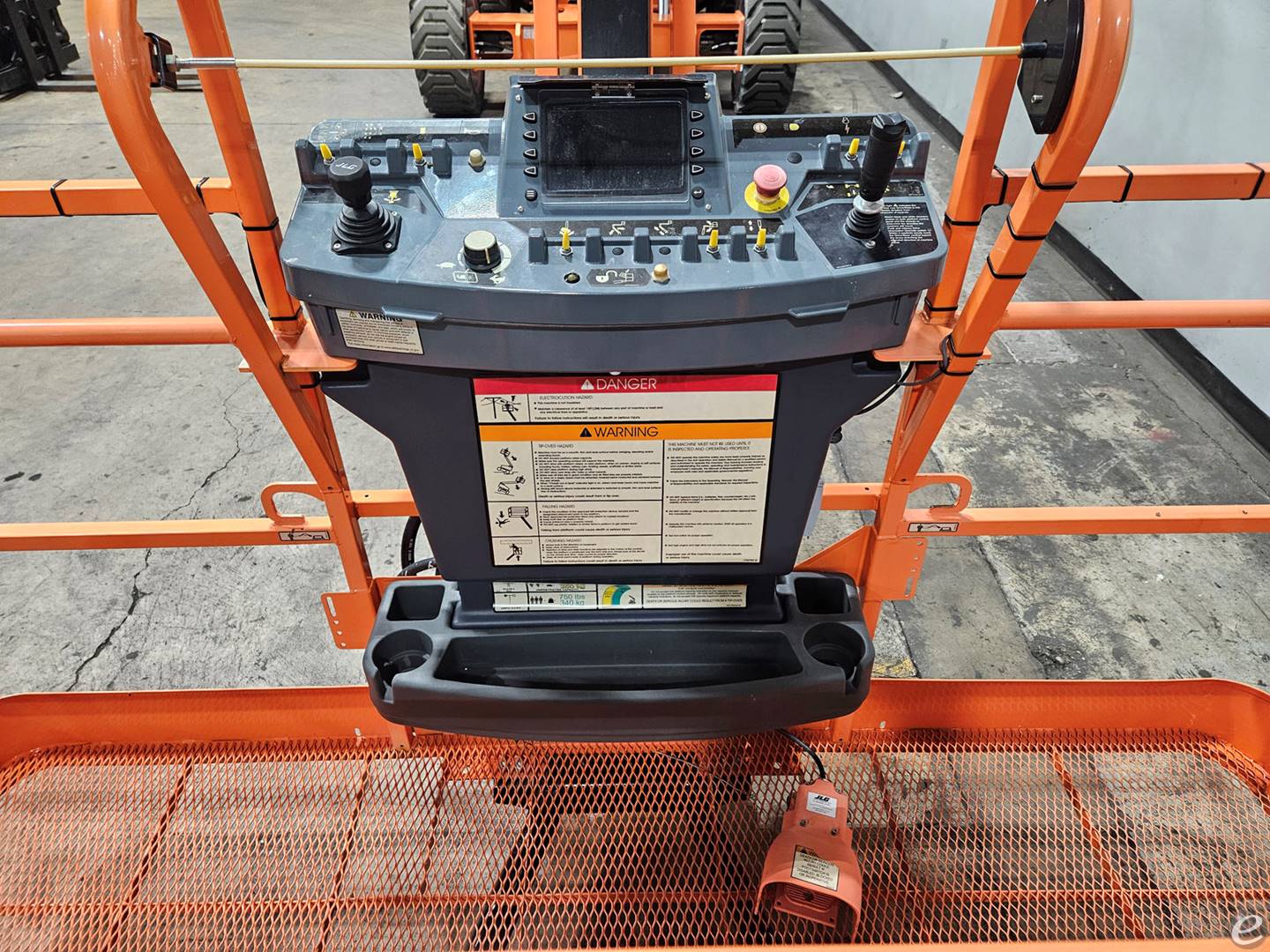 2023 JLG 670SJ