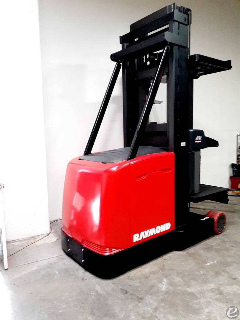 2016 Raymond 960-CSR30T Electric Man Up Swing Reach Turret         Forklift - 123Forklift