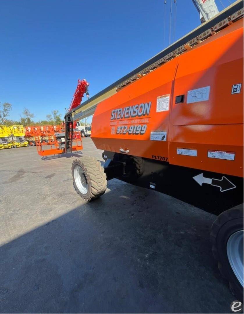 2014 JLG 800AJ
