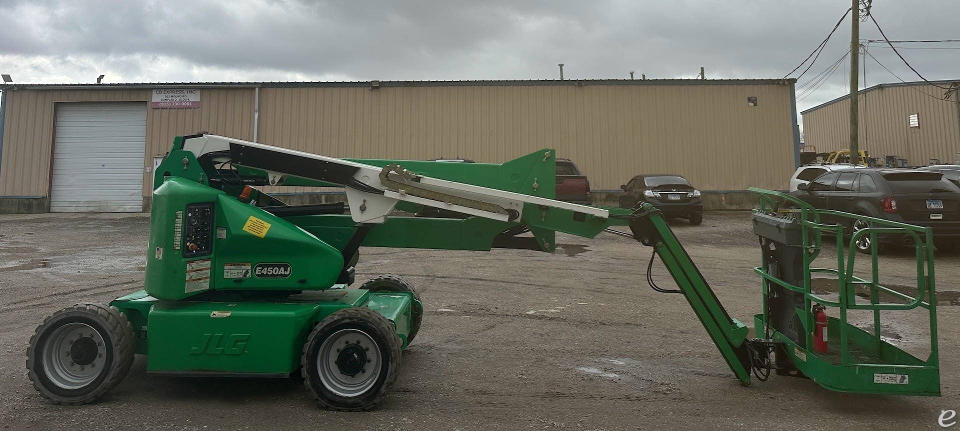 2013 JLG E450AJ