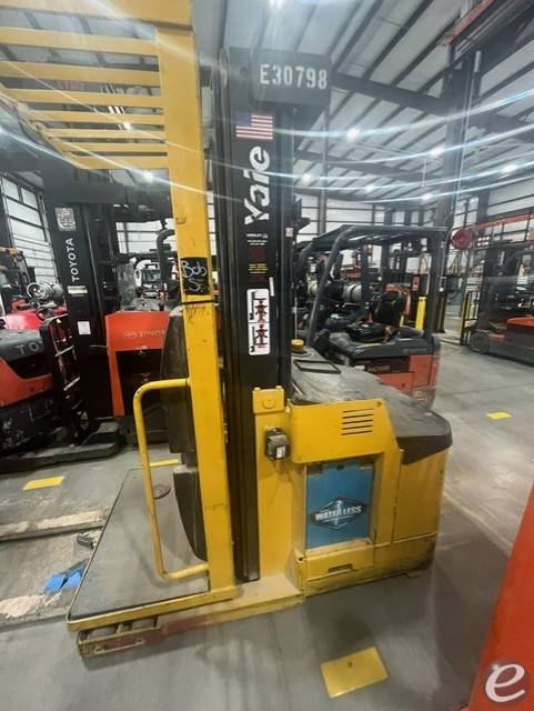 2005 Yale OS030EC