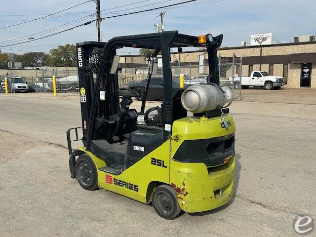 2021 Clark S25CL