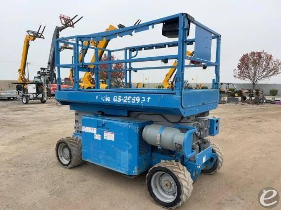 2013 Genie GS-2669 RT