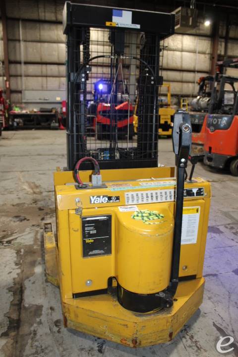 1998 Yale MRW020LCN12TS077