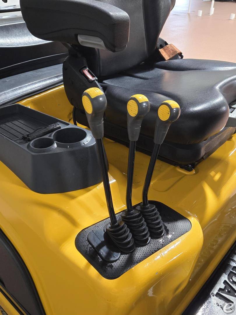 2023 Hyundai 25LC-7A