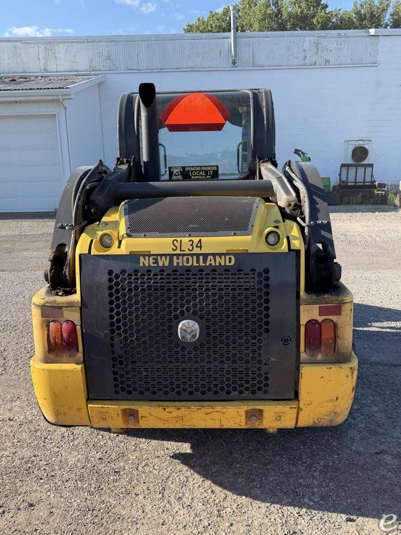 2015 New Holland L220