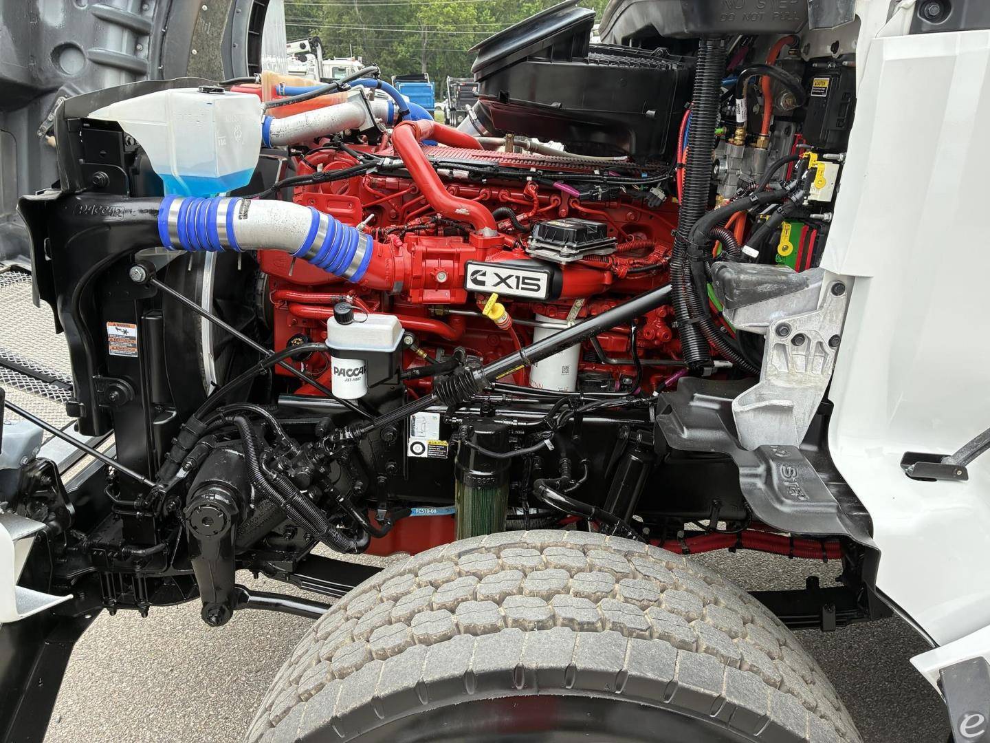 2025 Kenworth T880