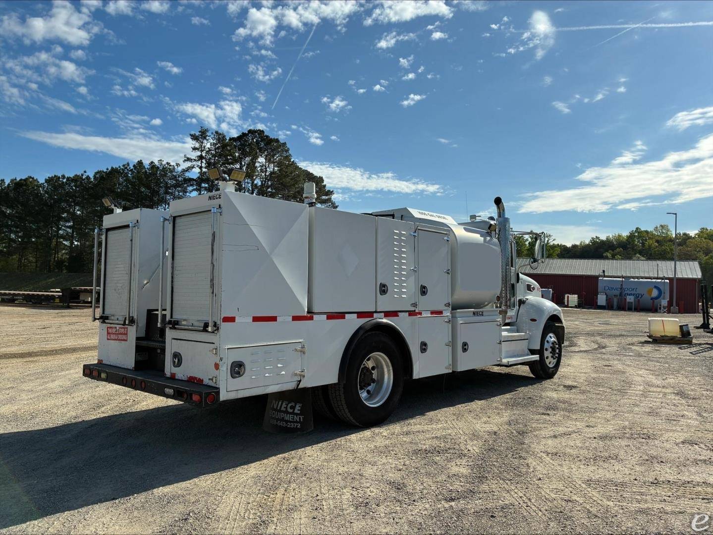 2018 Peterbilt 337