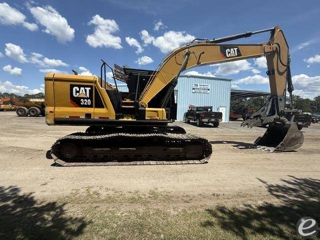 2019 Cat 320