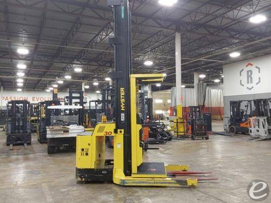 2017 Hyster R30XMA3 Electric Order Picker - 123Forklift