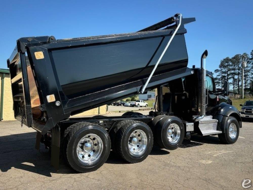 2025 Kenworth T880