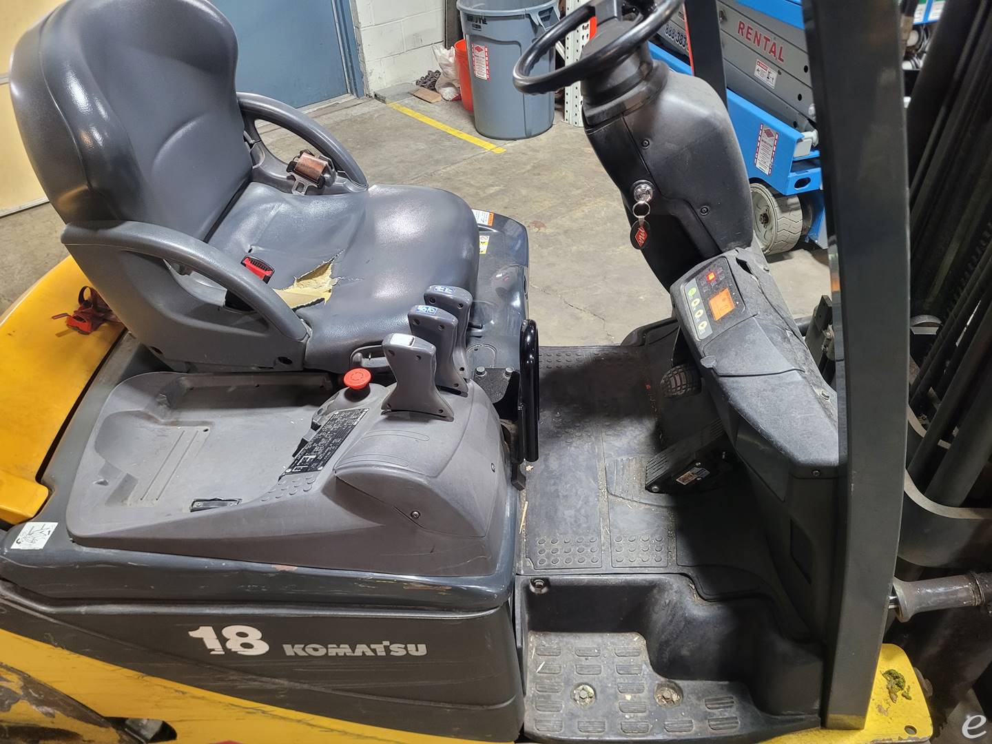 2014 Komatsu FB18MU-12 Electric Forklift - 123Forklift