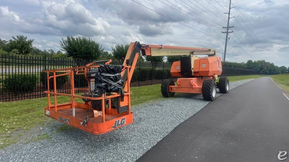 2014 JLG 800AJ