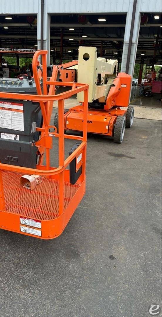 2015 JLG E450AJ