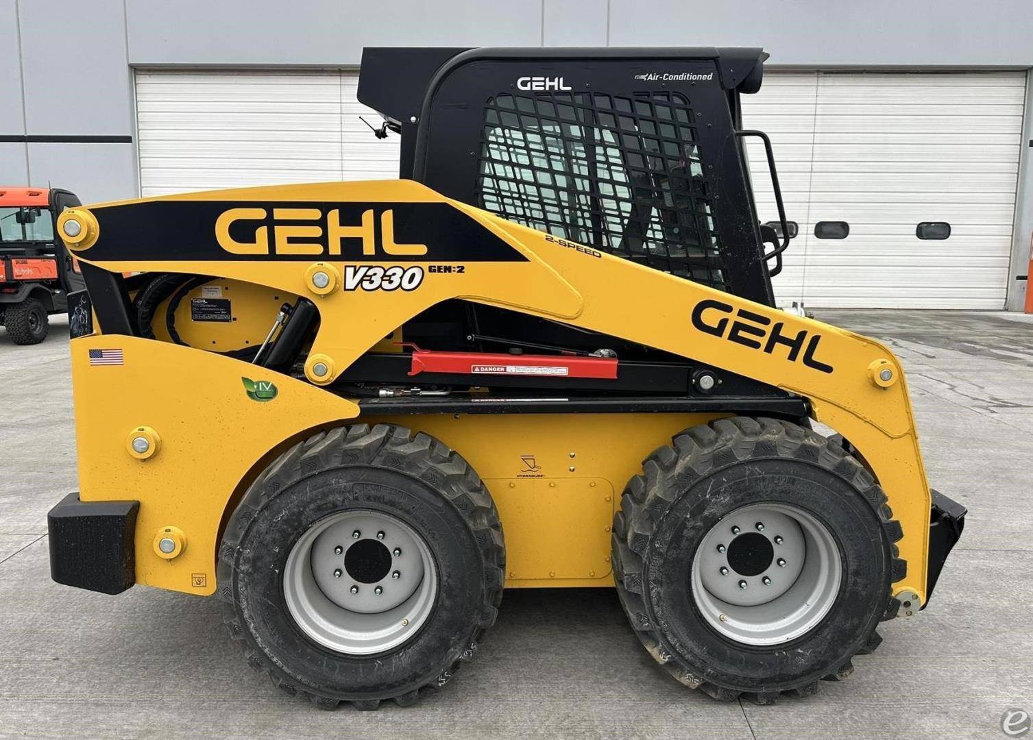 2024 Gehl V330