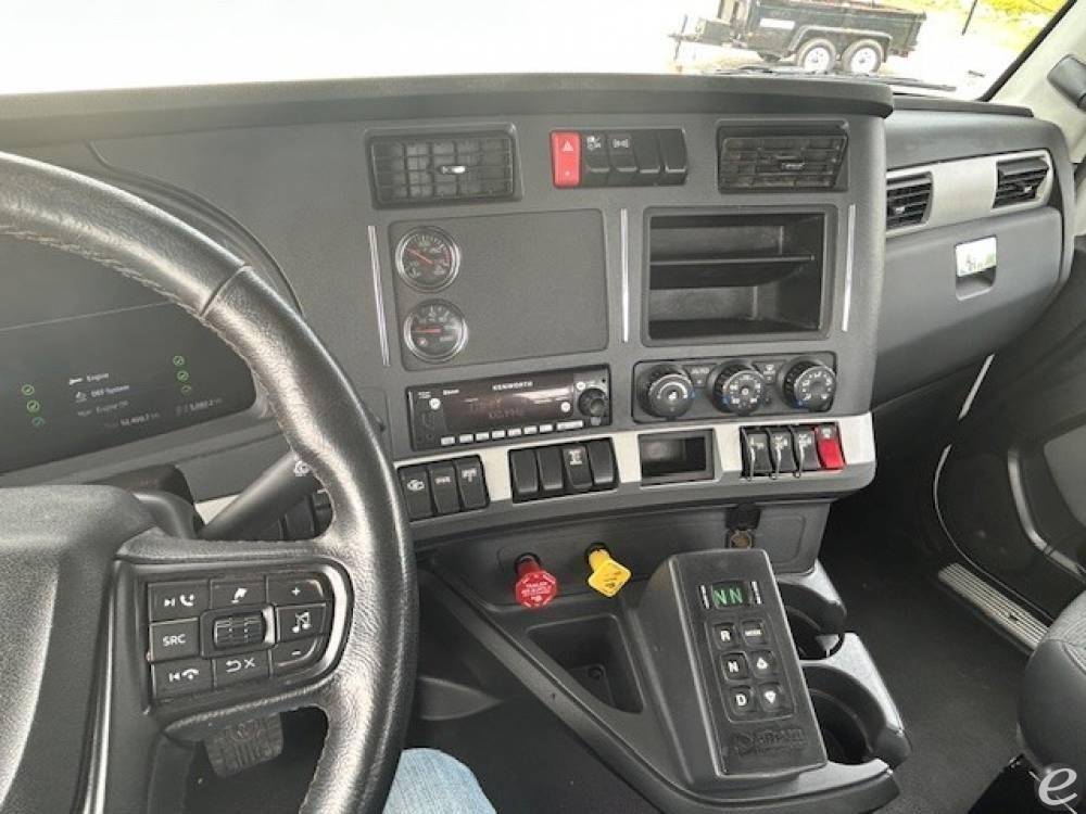 2024 Kenworth T880