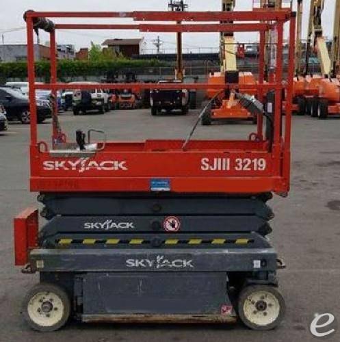 2014 Skyjack SJ3219 Slab Scissor Li...