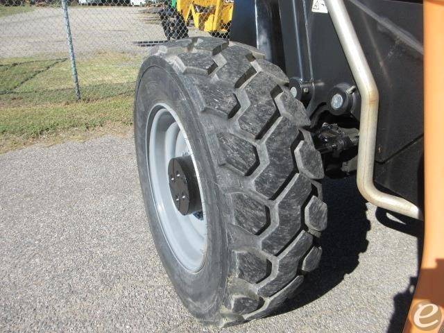 2015 JLG 1255