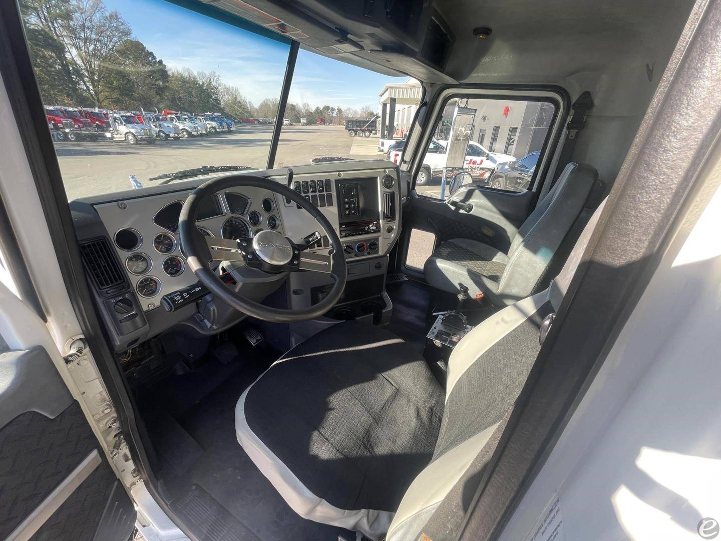 2017 Mack GRANITE GU713