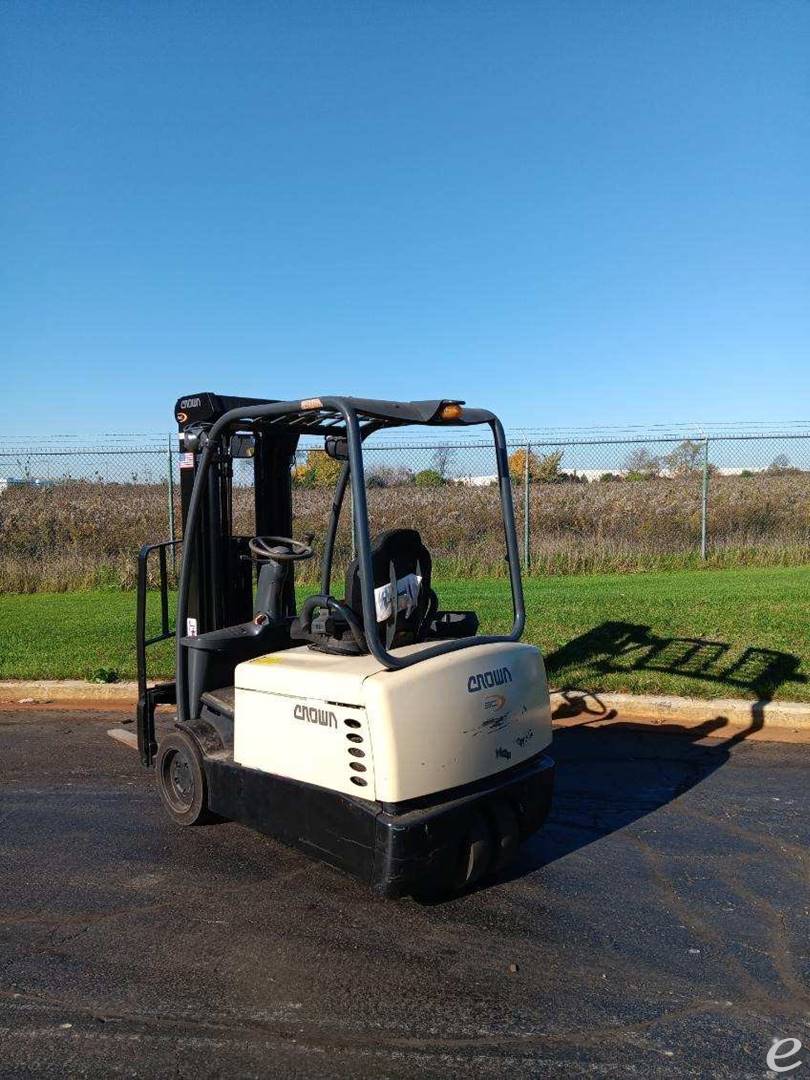 2010 Crown SC4540-40 Electric Forklift - 123Forklift
