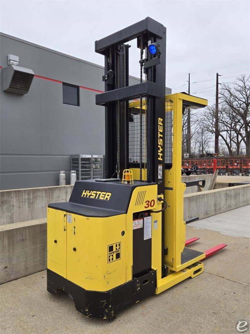 2018 Hyster R30XM3 Electric Order Picker - 123Forklift
