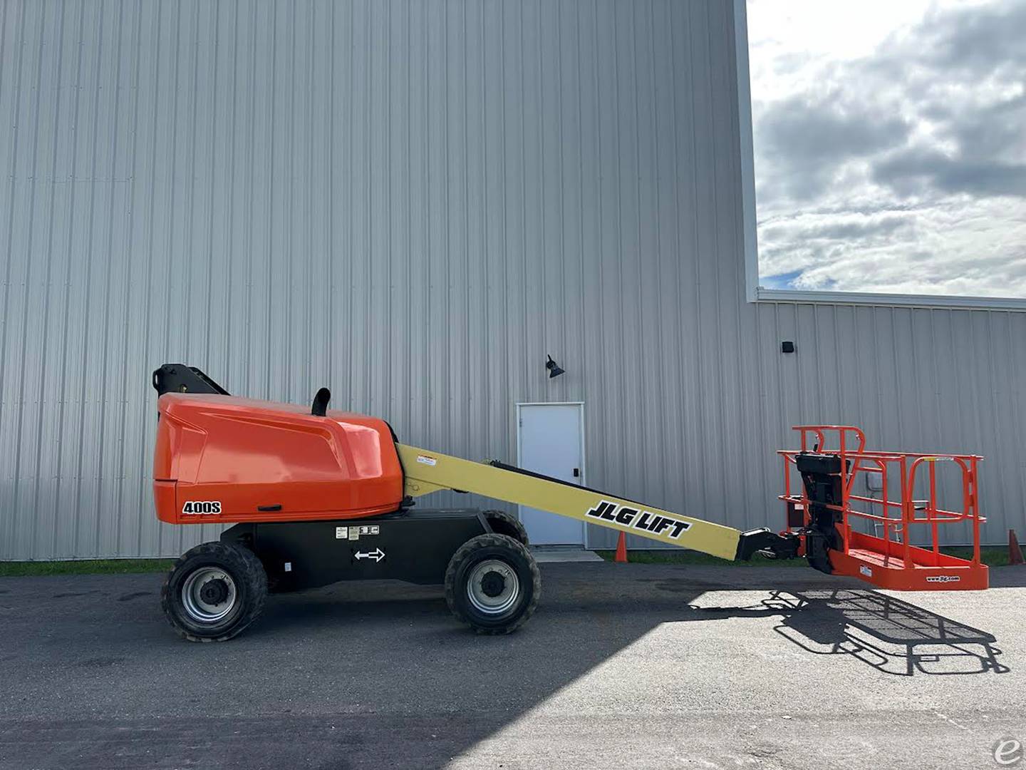 2015 JLG 400S