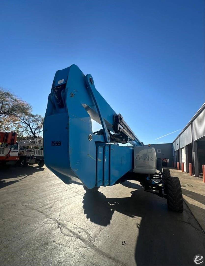 2012 Genie Z135/70