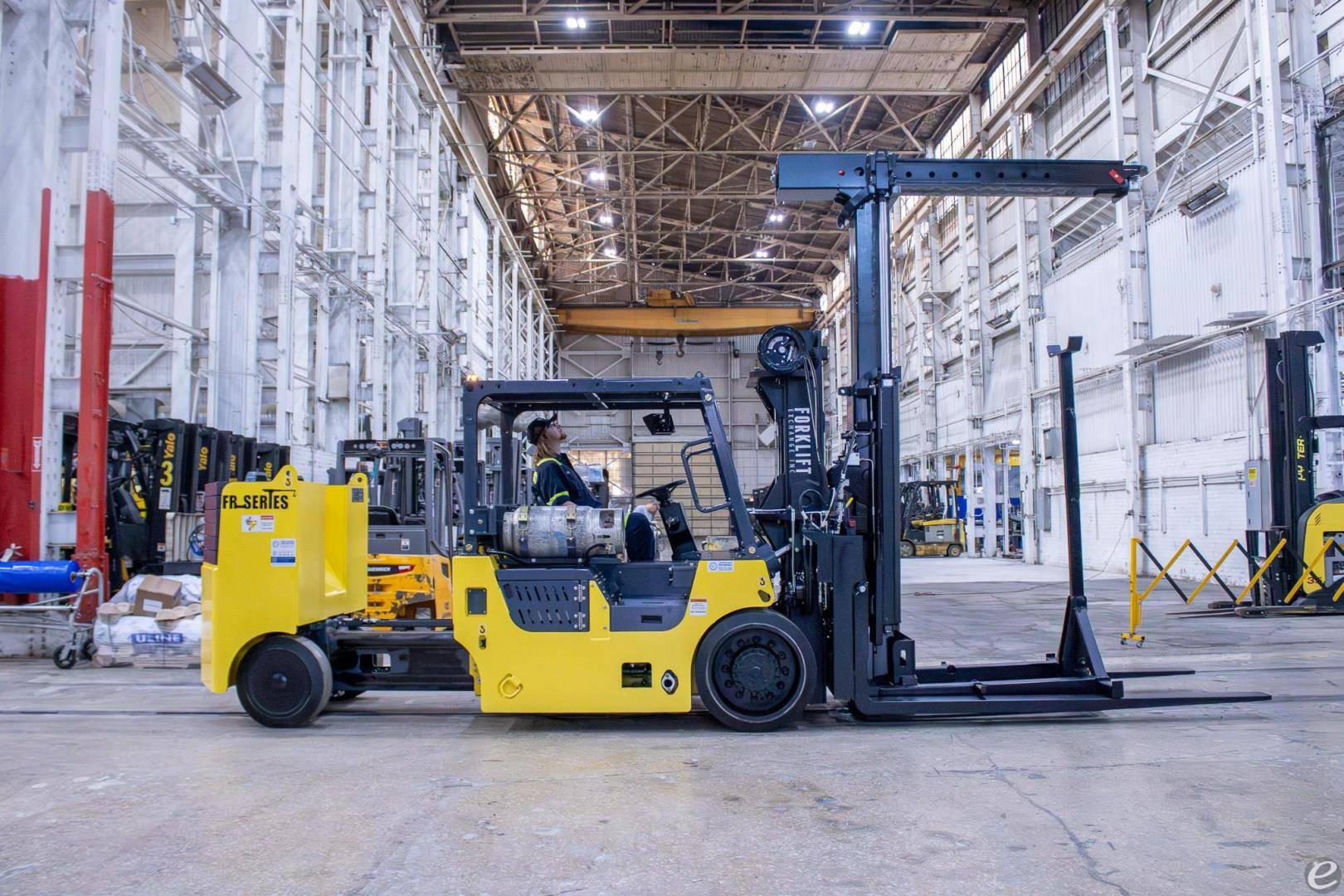 2027 Hoist Liftruck FR25-35