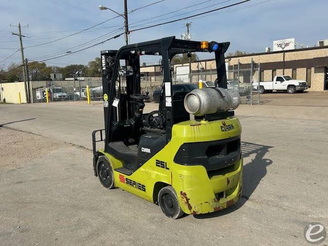 2021 Clark S25CL