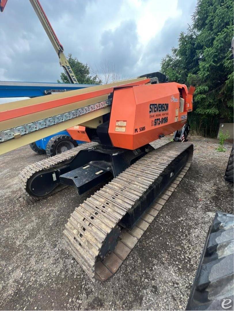 2017 JLG 660SJC