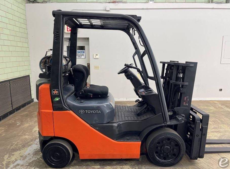 2010 Toyota 8FGCU20 LP Gas Forklift...