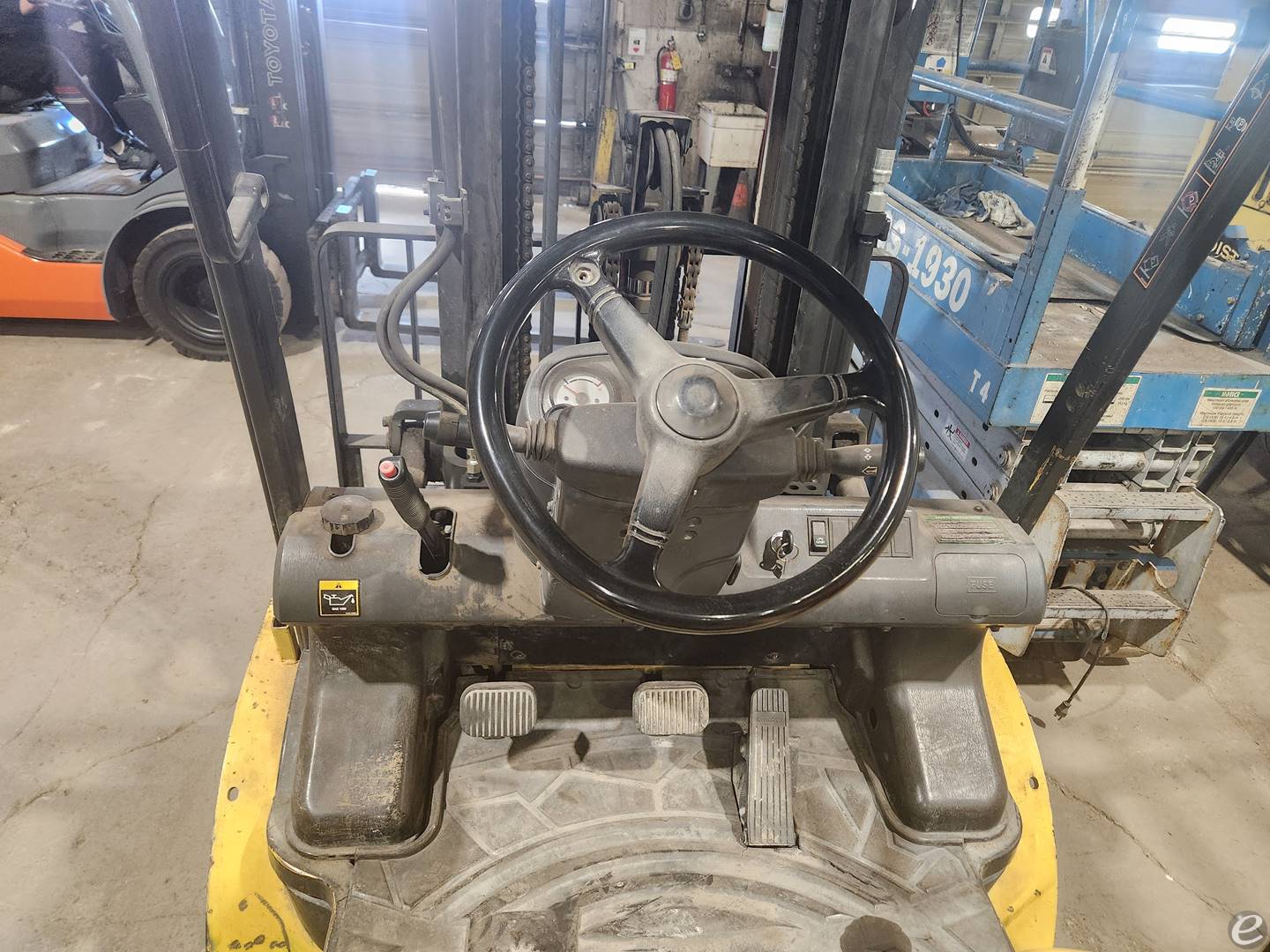 2010 Hyundai 30L-7