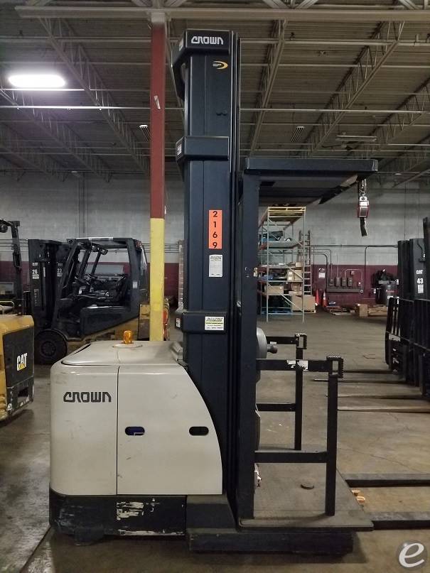2010 Crown SP3550H-30 Electric Order Picker - 123Forklift