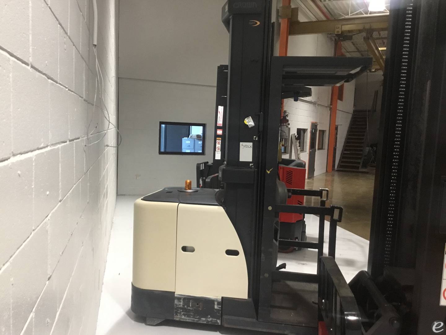2004 Crown SP3220-30 Electric Order Picker - 123Forklift