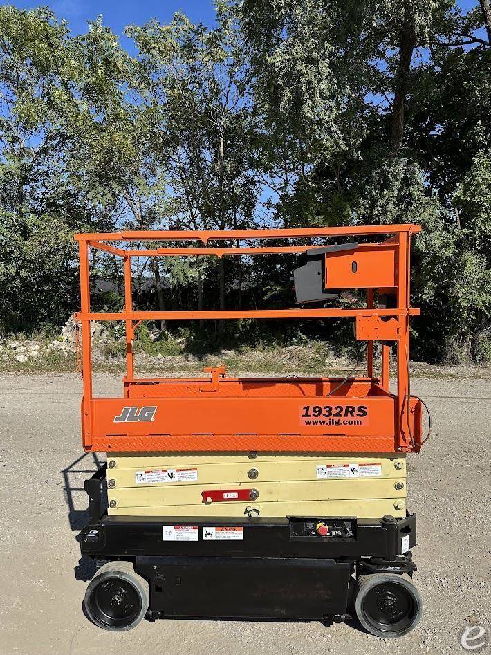 2019 JLG 1932R