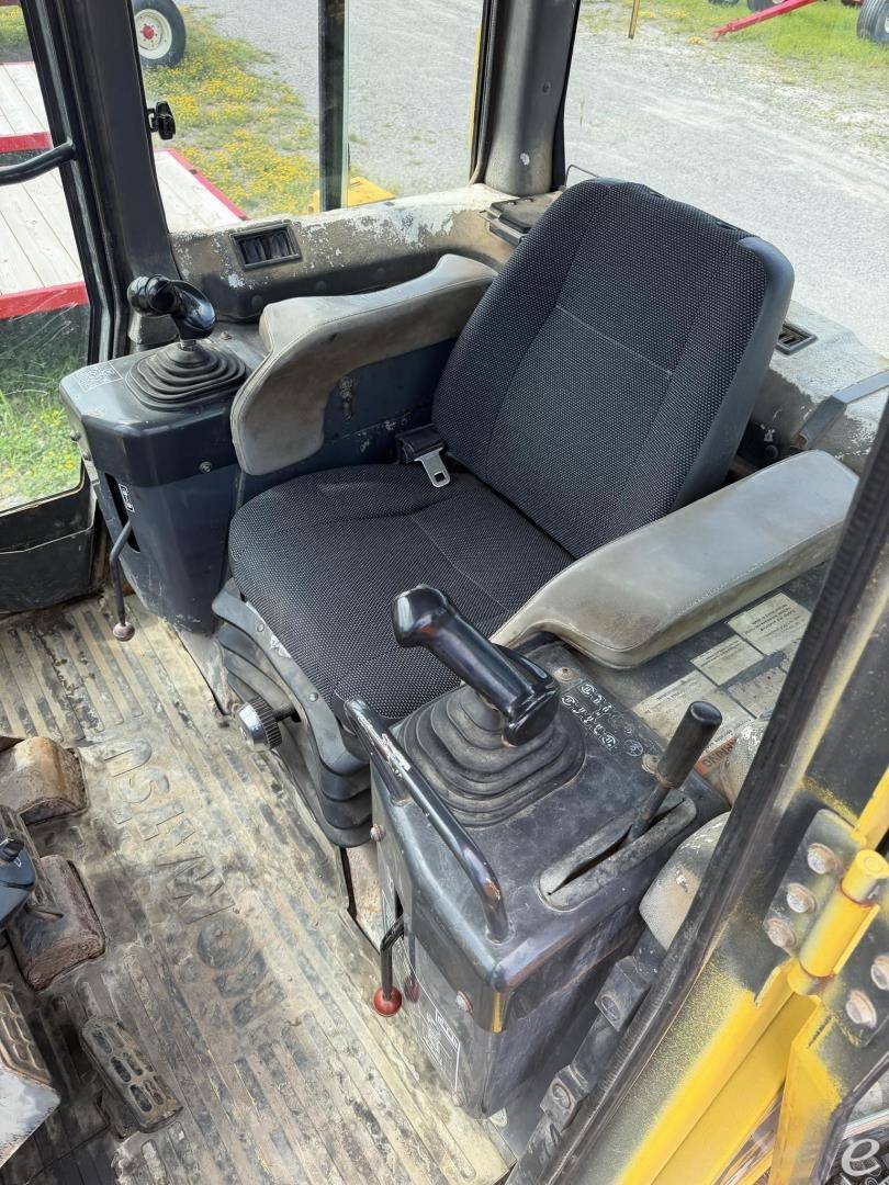 2004 Komatsu D39PX-21