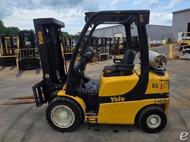 2017 Yale GLP050VX