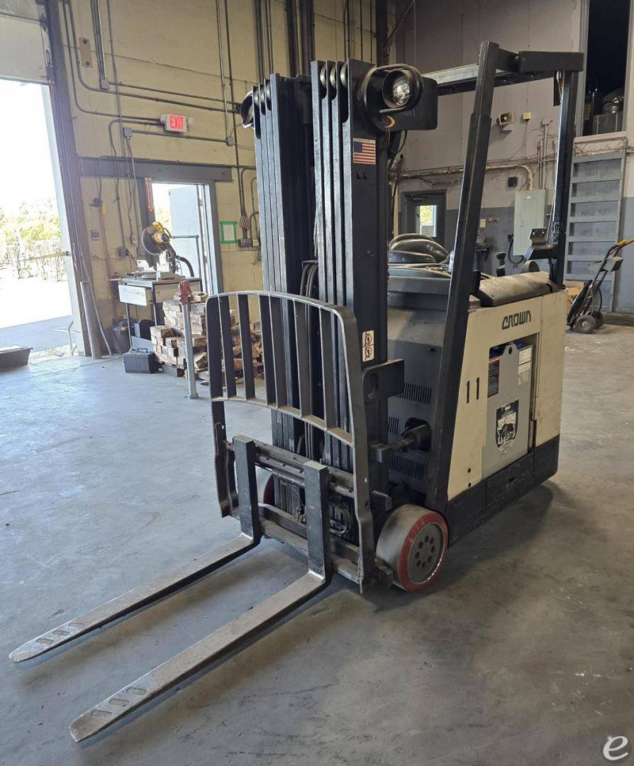 2006 Crown RC3020-35