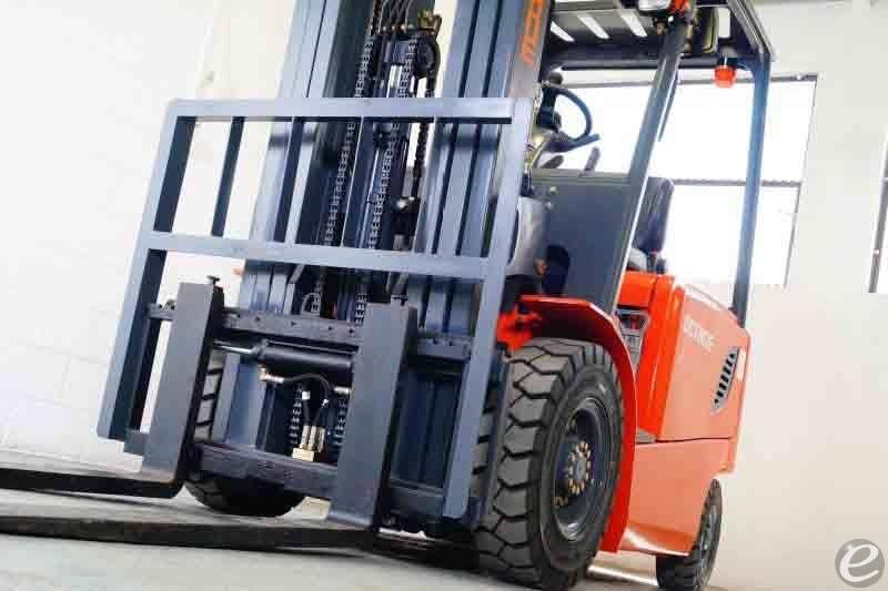 2024 Octane FB35 Pneumatic Tire Forklift - 123Forklift