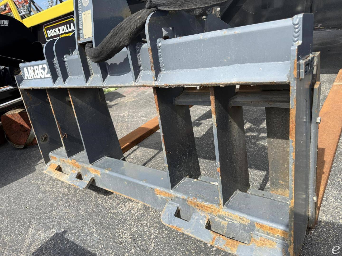 2019 Manitou PALLET FORK FRAME W/ GRAPPLE