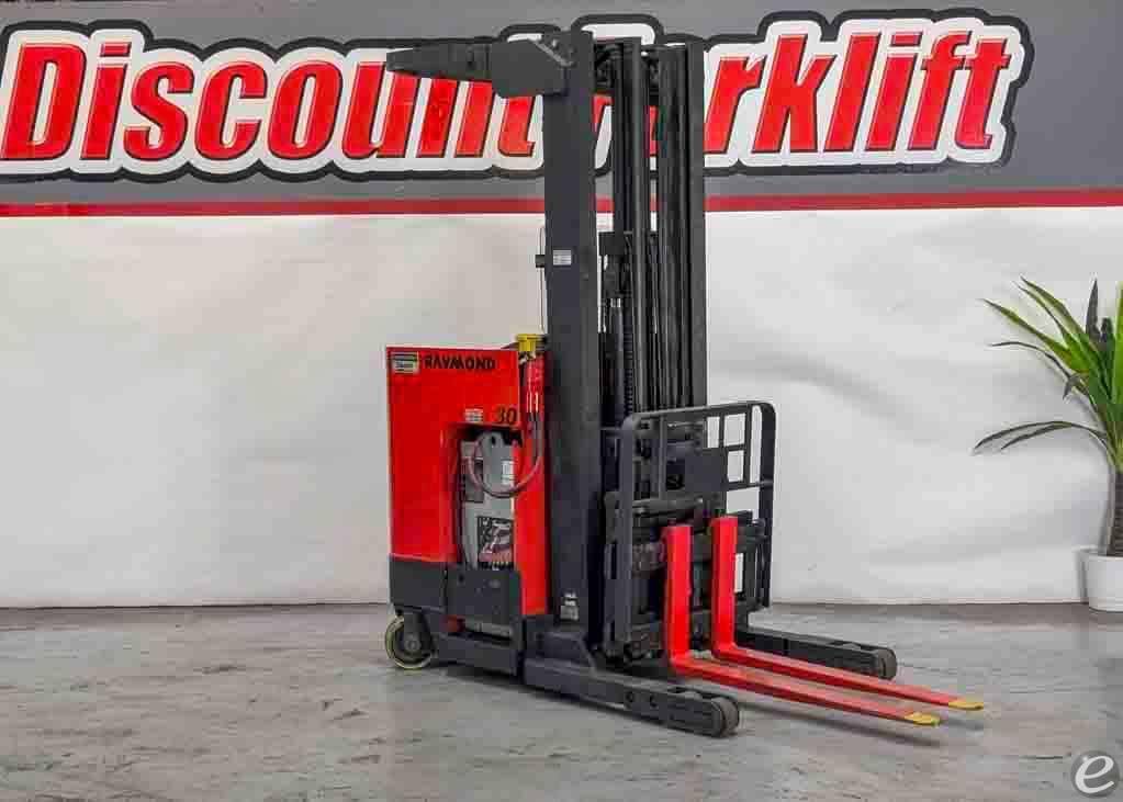 1999 Raymond EAS R30TT Electric Reach Truck - 123Forklift