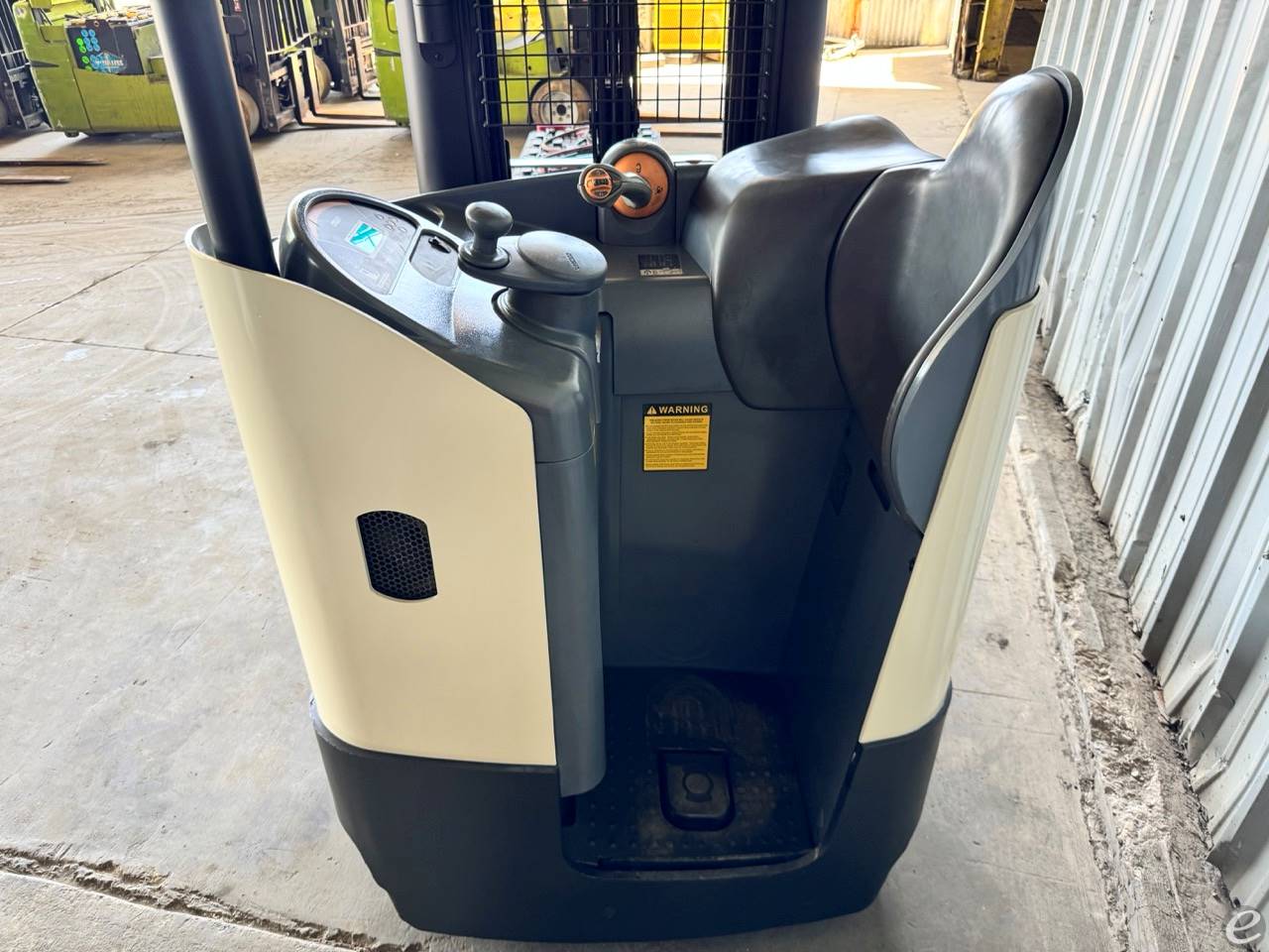 2015 Crown RR5725-35