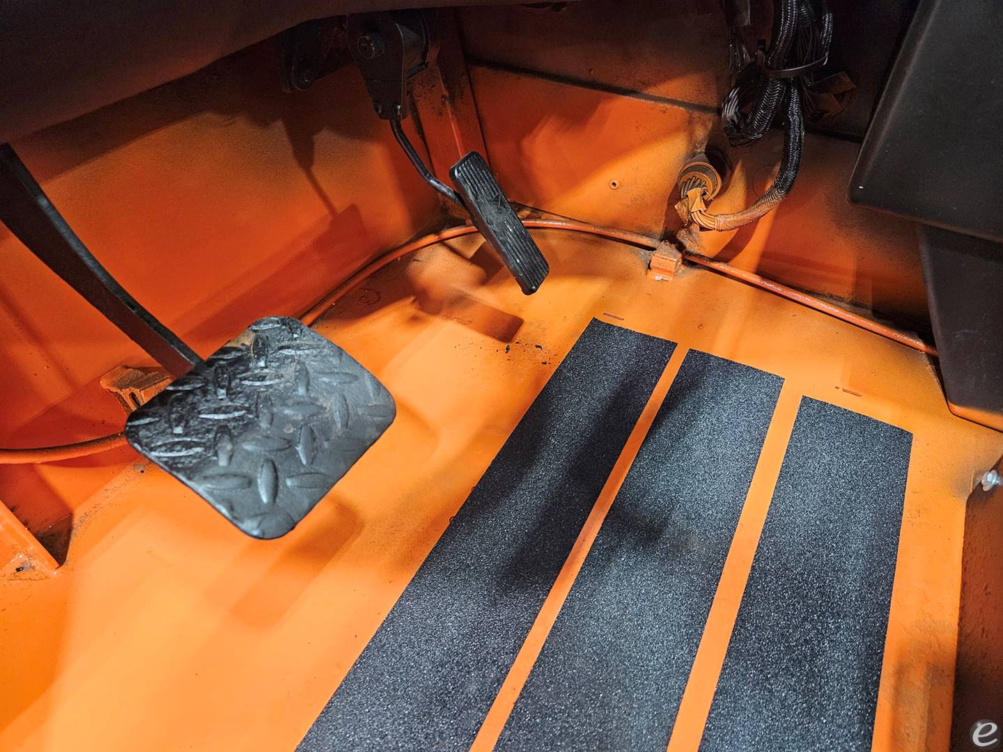2011 JLG G6-42A