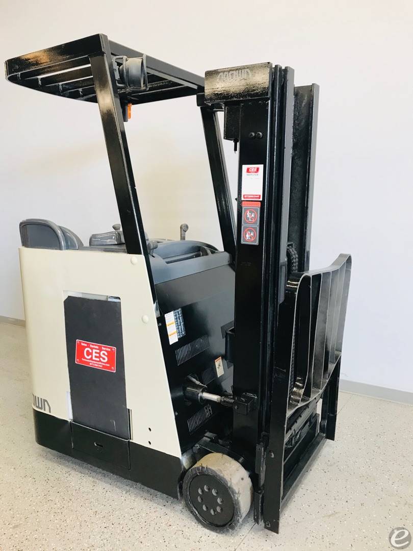 2005 Crown RC3020-30