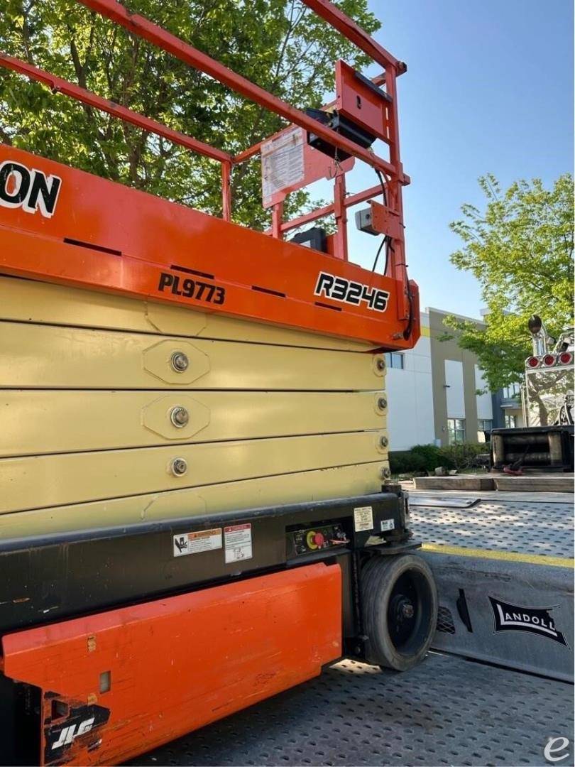 2021 JLG R3246